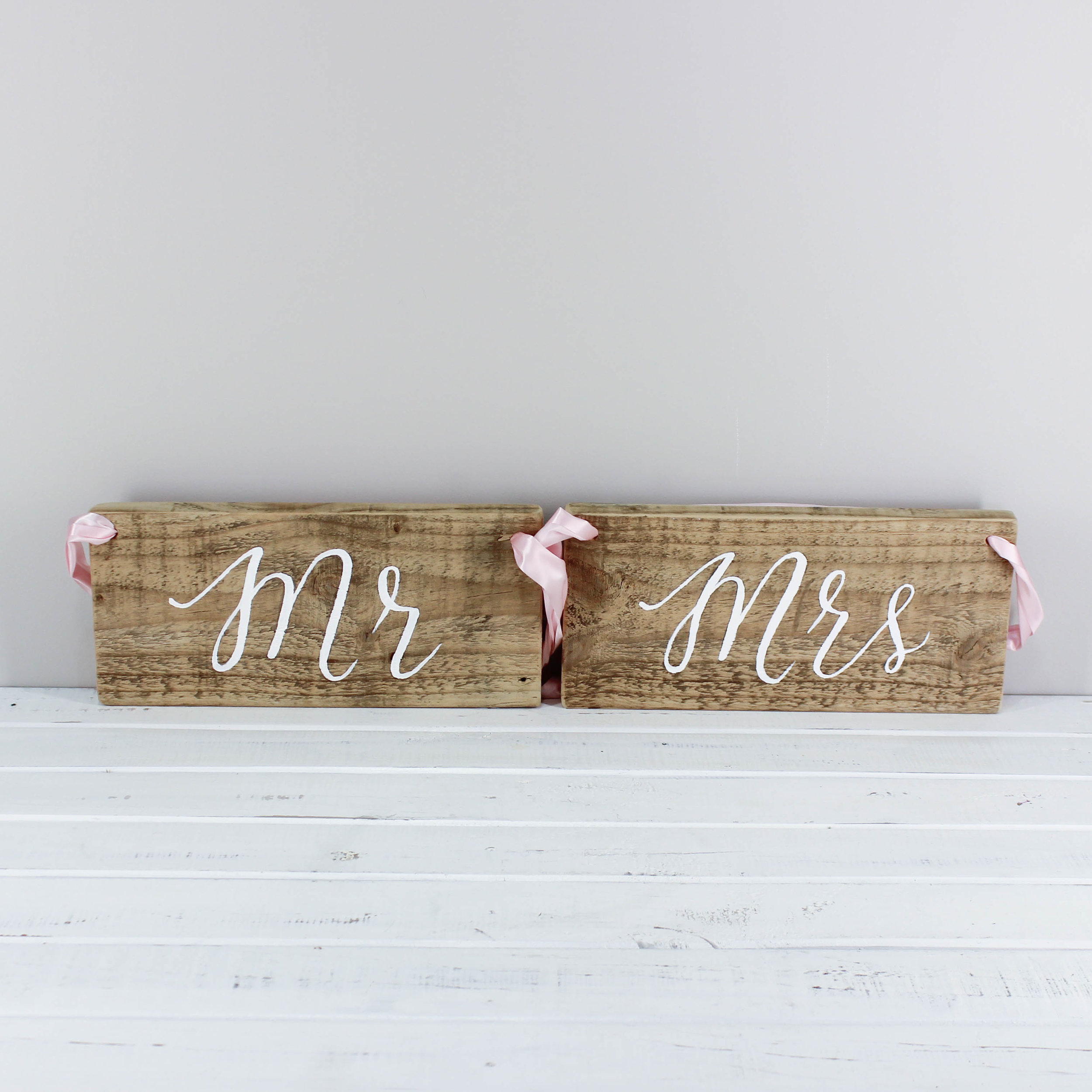 ‘Mr’ & ‘Mrs’ Wooden Hanging Signs