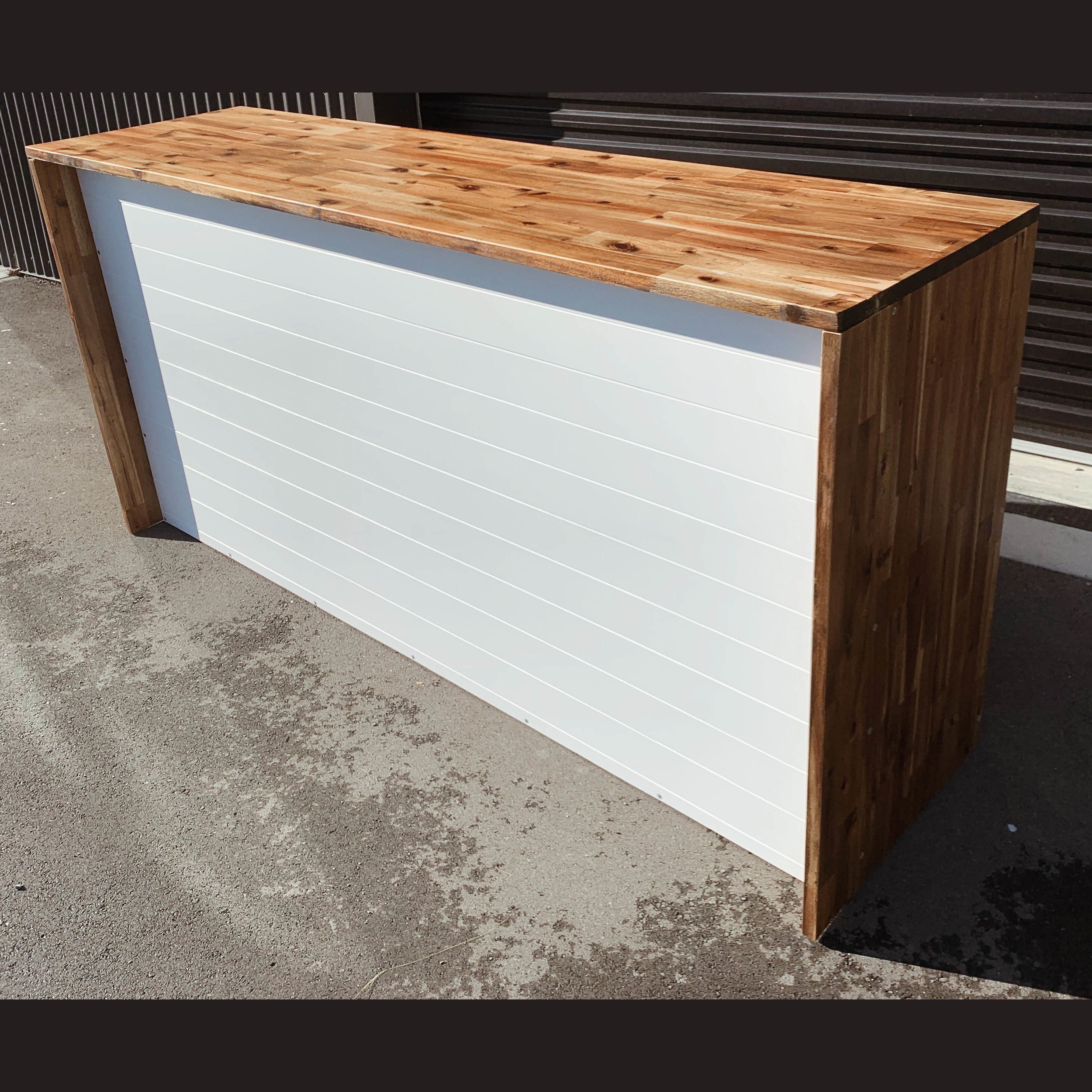 White Panel & Wood Bar