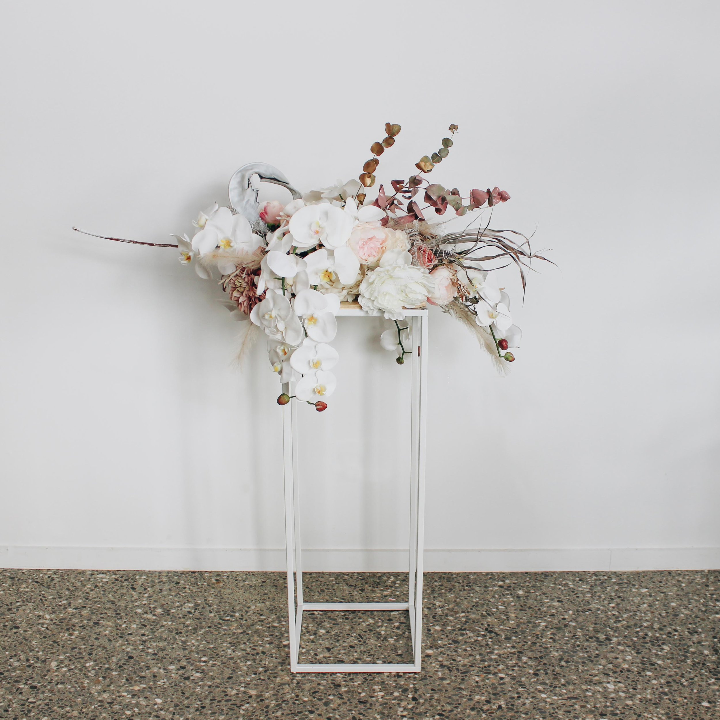 Pillar Frame Stand White - Image 6
